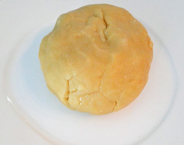 Pastry rolled in ball