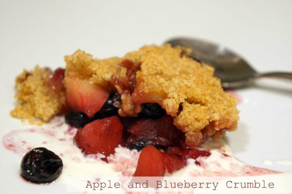 apple and blueberry crumble with cream