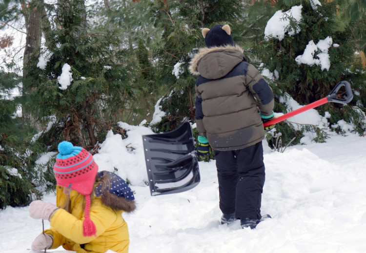 shovel build snow volcano