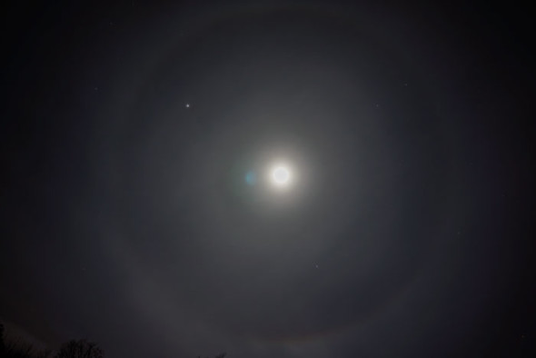 Moon halo above Sussex