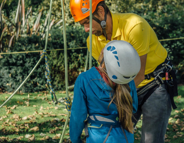 Harness for tree climbing