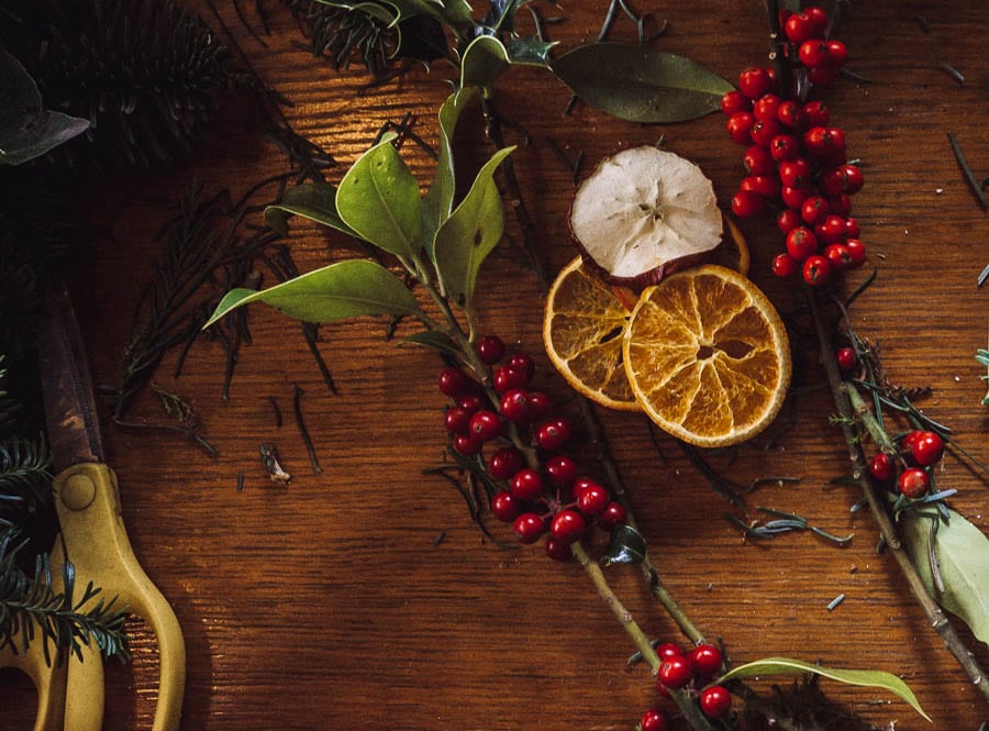 Christmas wreath scissors dried fruit spruce