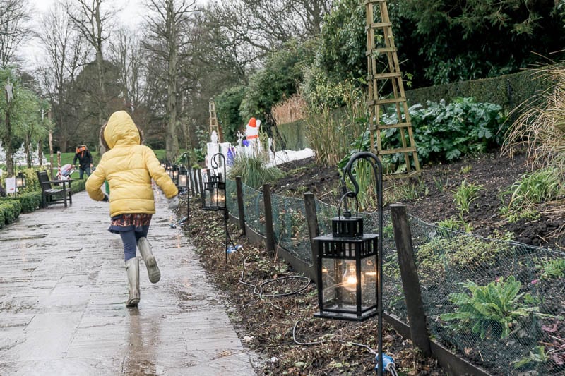 Hever Castle path with christmas decorations