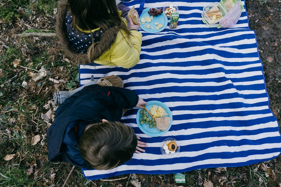 Woods Picnic kids eating food